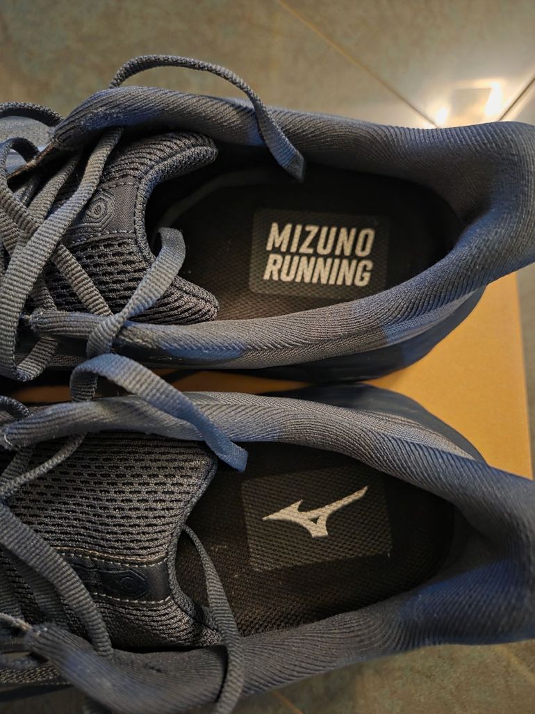 Used Mizuno Wave Horizon 9 2026 bike — image 4 of 6