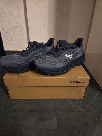 Used Mizuno Wave Horizon 9 2026 bike — image 1 of 6