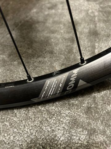 Brugt Dt Swiss E 1900 SPLINE 27.5 front bike — billede 2 af 5