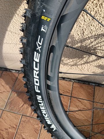 Used Roval Traverse 2023 bike — image 4 of 16