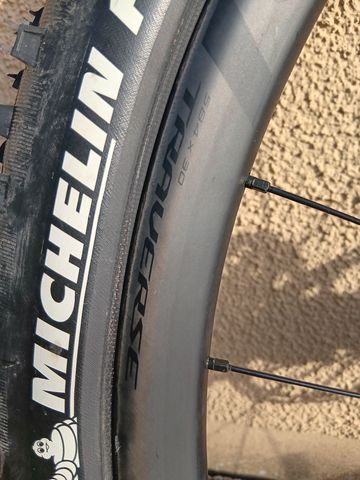 Used Roval Traverse 2023 bike — image 12 of 16
