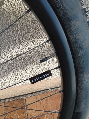 Used Roval Traverse 2023 bike — image 9 of 16