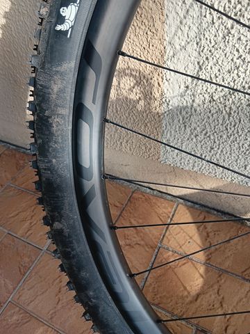 Used Roval Traverse 2023 bike — image 7 of 16