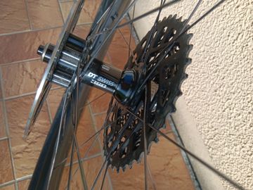 Used Roval Traverse 2023 bike — image 6 of 16