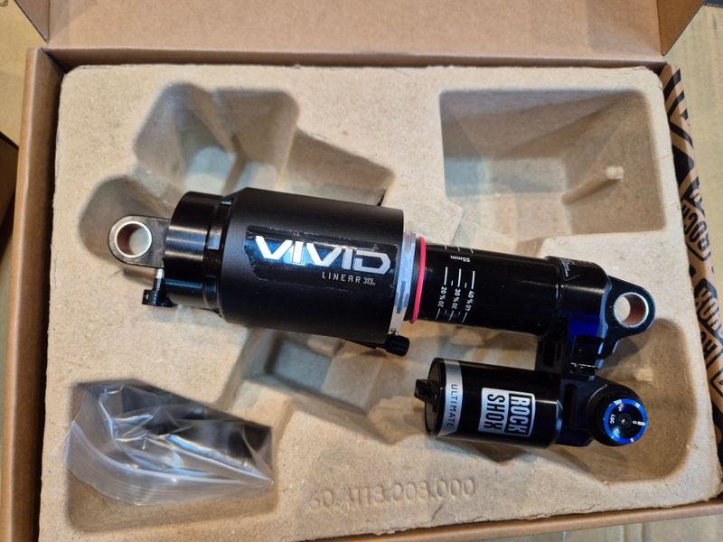 Käytetty RockShox Vivid Ultimate RC2T D1 Trunnion 210x55 Rear Suspension