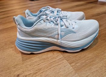 Used Saucony Chaussure de course bike — image 1 of 5