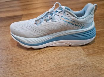 Used Saucony Chaussure de course bike — image 3 of 5