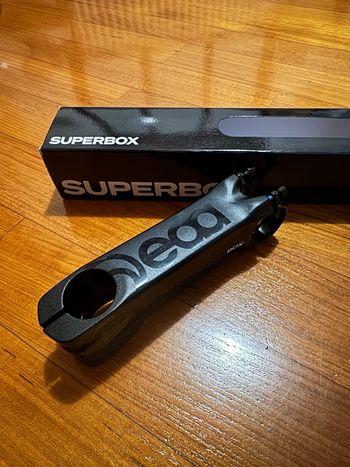 Deda Elementi, Superbox
