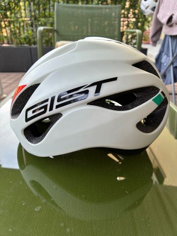 Used Gist Primo Helmet bike — image 3 of 6
