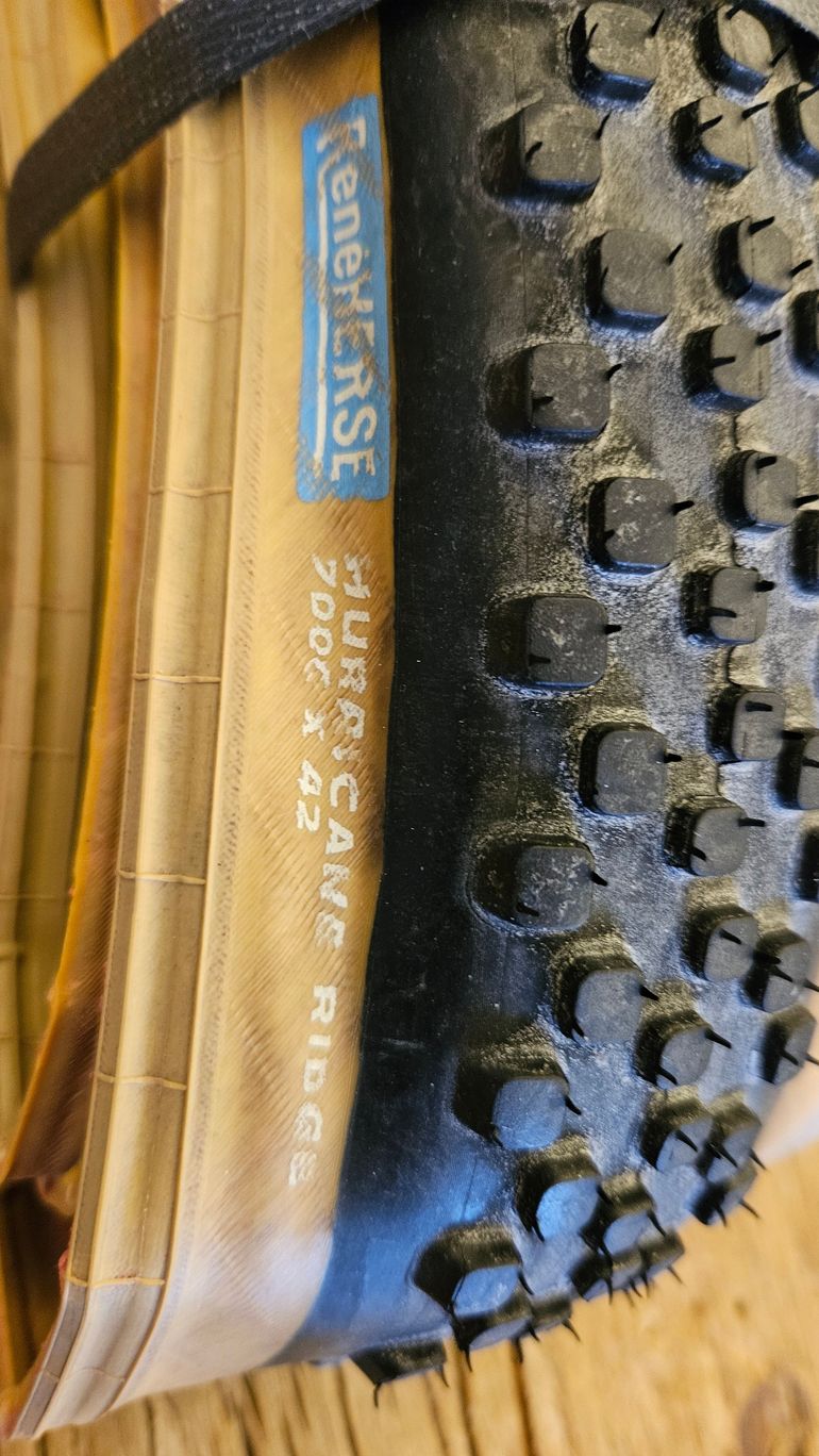 Rene Herse Hurricane Ridge TC 700c x 42mm 2025