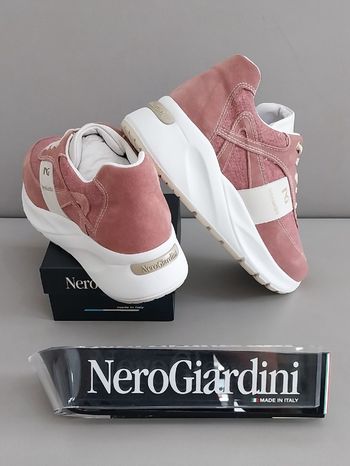 Used NeroGiardini Rosa Antico 2026 bike — image 3 of 4