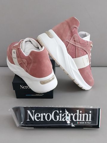 Brugt NeroGiardini Rosa Antico 2026 bike — billede 3 af 4
