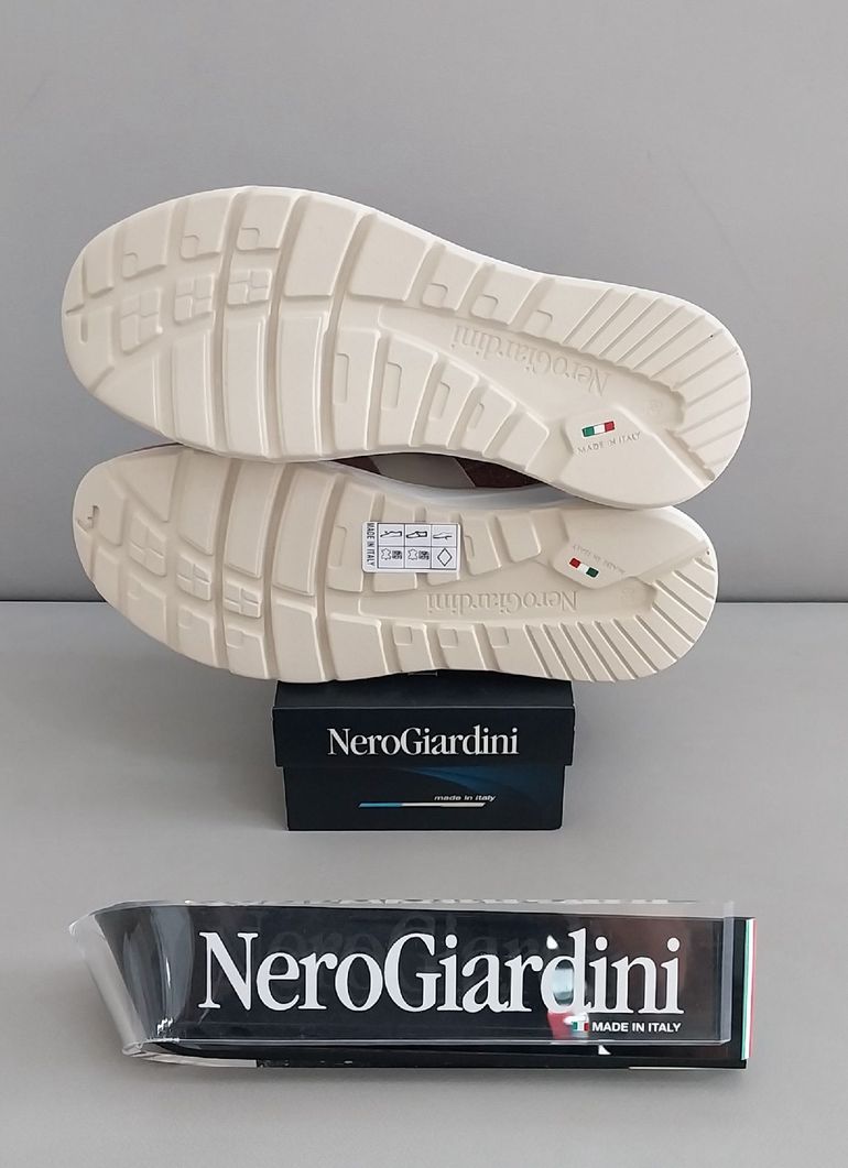 Used NeroGiardini Rosa Antico 2026 bike — image 4 of 4