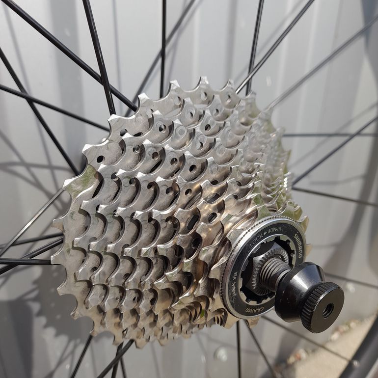 Used Shimano WH-R501 Wheelset bike — image 7 of 11