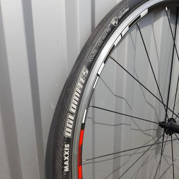 Used Shimano WH-R501 Wheelset bike — image 3 of 11