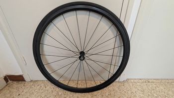 Used Autre Roues carbone boyaux Campagnolo moyeux, Shimano cassette 10/11 vitesses 2015 bike — image 3 of 7