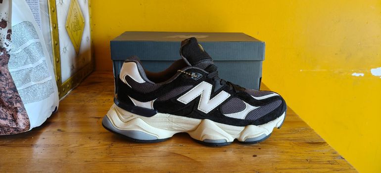 Used New Balance 9060 Black White 2026 bike — image 2 of 6