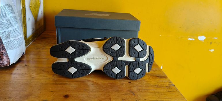 Used New Balance 9060 Black White 2026 bike — image 6 of 6