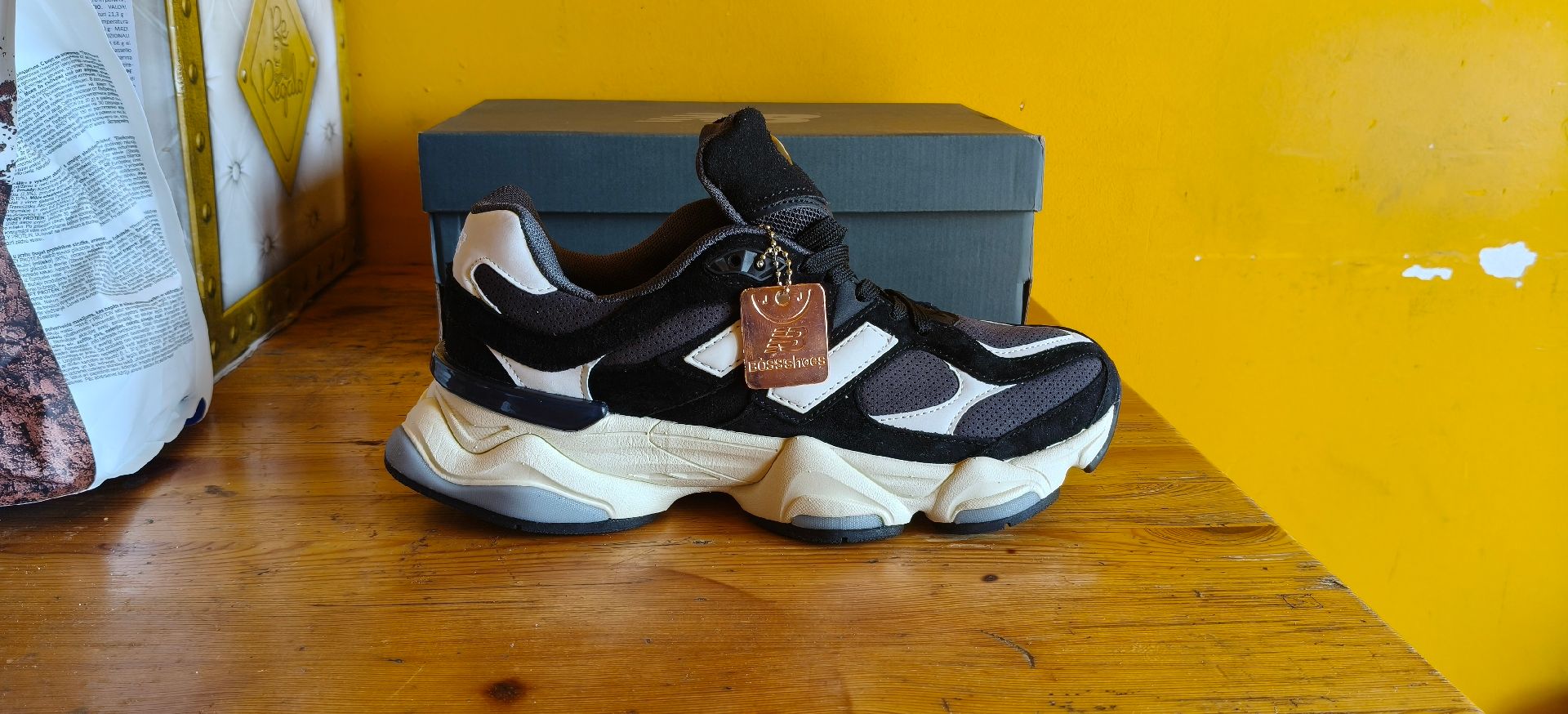 New Balance 9060 Black White 2026