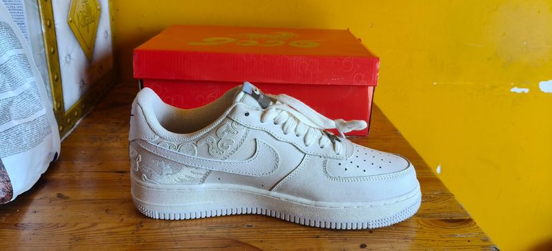 Gebrauchtes Nike Air Force 1 '07 SE LNY Basketball