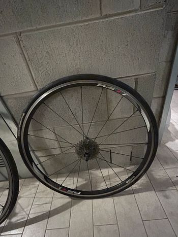 Used Shimano Ruote RS11 bike — image 1 of 5