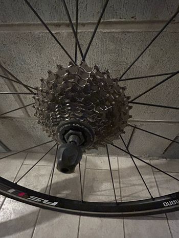 Used Shimano Ruote RS11 bike — image 2 of 5