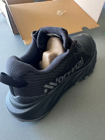 NNormal Cadí Trail Running Shoes 2026 Running Shoes d'occasion