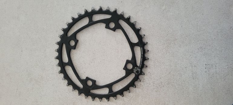 Used Sram Plateau 38 dents bike — image 1 of 3