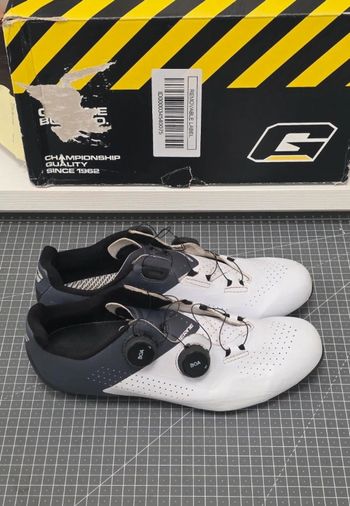 Used Gaerne G.Jet EU 42 Bianco/Antracite bike — image 2 of 9