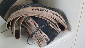 Vittoria Terreno XC Race 29x2, 25 Graphene 2.0 Tyres & Tubes usato