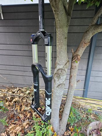 RockShox, Lyrik u-turn 160 pivot droit 1"1/8