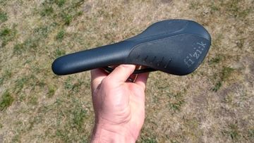 Used Fizik R7 Saddle Saddles & Seatposts