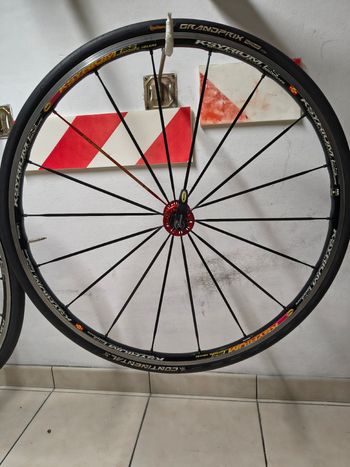 Used Mavic Ksyrium ES Wheelset 2014 bike