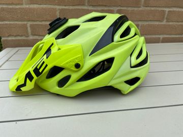 Używany MET Parabellum Helmet bike — zdjęcie 3 z 7