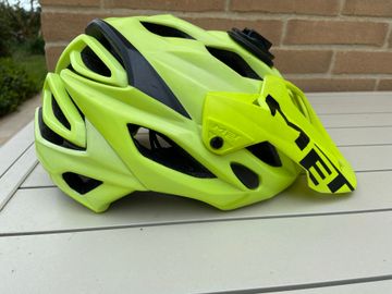 Używany MET Parabellum Helmet Cycling Accessories