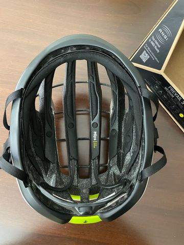 Used Specialized Prevail 3 Helmet bike — image 9 of 10