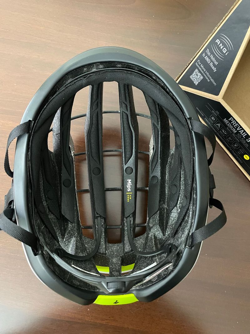Used Specialized Prevail 3 Helmet bike — image 9 of 10