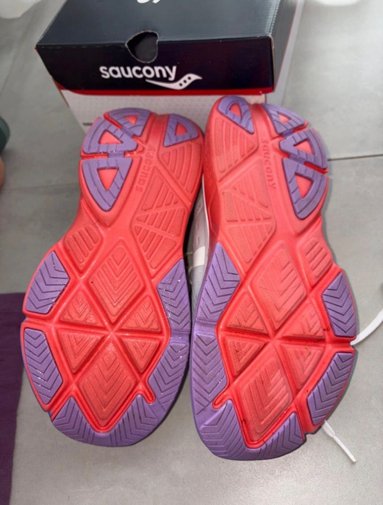 Used Saucony Guide 18 Donna 2026 bike — image 3 of 8