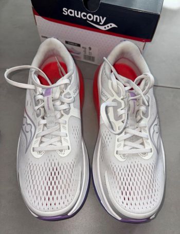 Used Saucony Guide 18 Donna 2026 bike — image 2 of 8