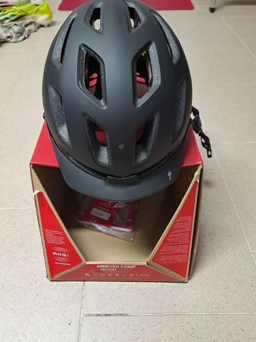 Specialized AMBUSH COMP MIPS Helmet bike d'occasion — image 4 sur 5