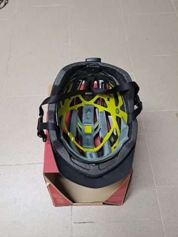Specialized AMBUSH COMP MIPS Helmet bike d'occasion — image 2 sur 5