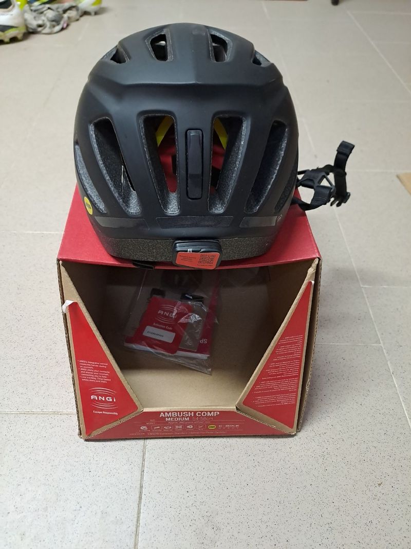 Specialized AMBUSH COMP MIPS Helmet bike d'occasion — image 3 sur 5