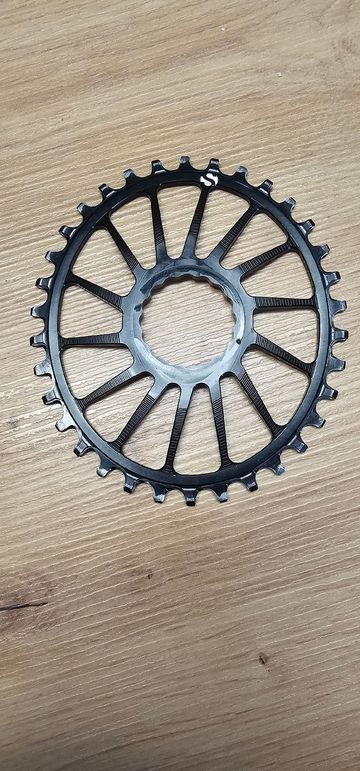 Used Race Face Oval Shift Up 34T Noir Drivetrain & Pedals