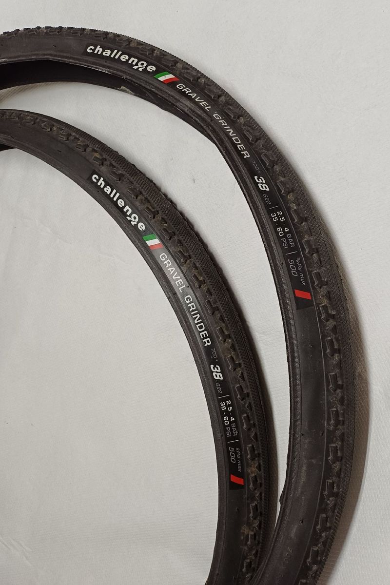 Challenge Gravel Grinder 700x38 Tyres & Tubes de segunda mano
