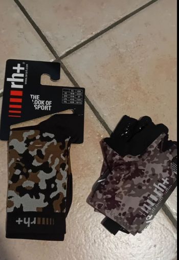 Rh+, Guanti + calzini