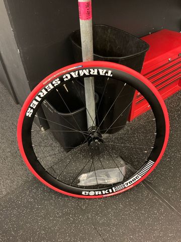 Used Corki Tarmac Series 2024 bike — image 2 of 4