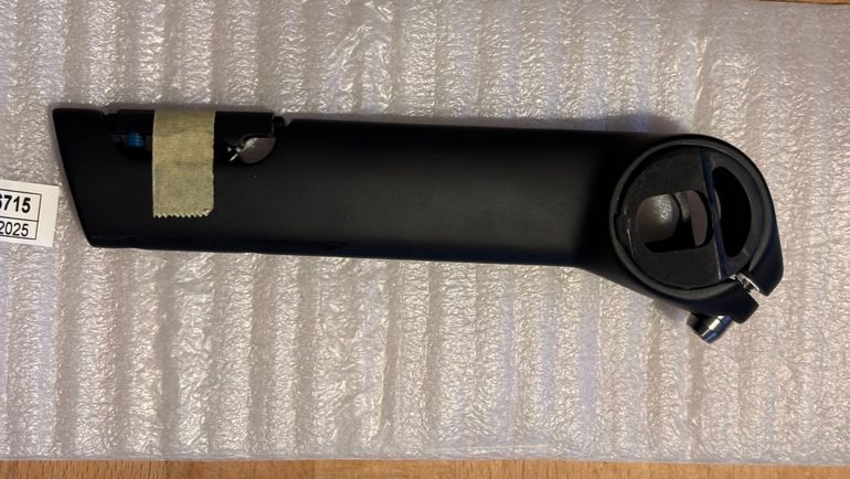 Used Trek Madone Gen 8 Seatpost 2025 bike — image 4 of 6