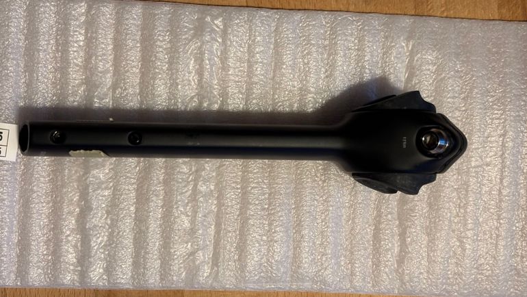 Used Trek Madone Gen 8 Seatpost 2025 bike — image 5 of 6