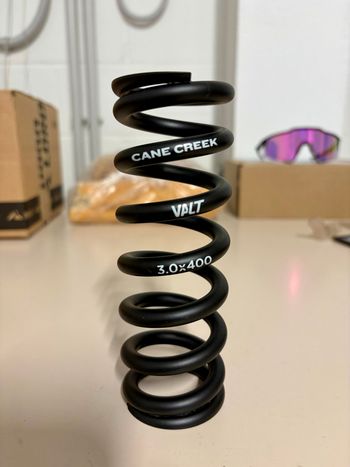 Valt, 3.00" x 400 lb/in
