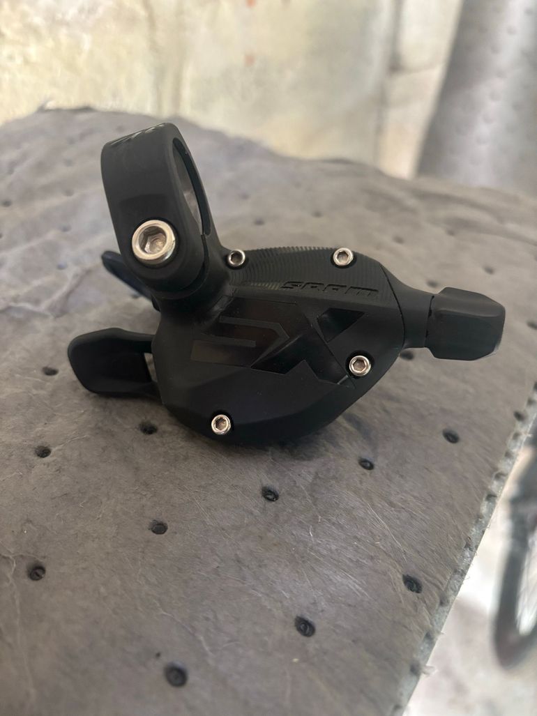 Used Sram Manette de dérailleur bike — image 1 of 3